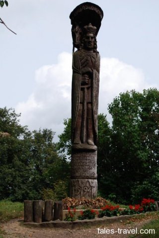 Деревянная скульптура Витовта в Тракае